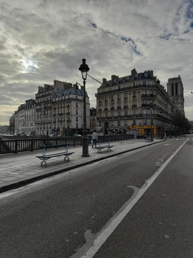 Apartament Cosy 2 Pieces Typiquement Parisien A Notre-Dame Zewnętrze zdjęcie