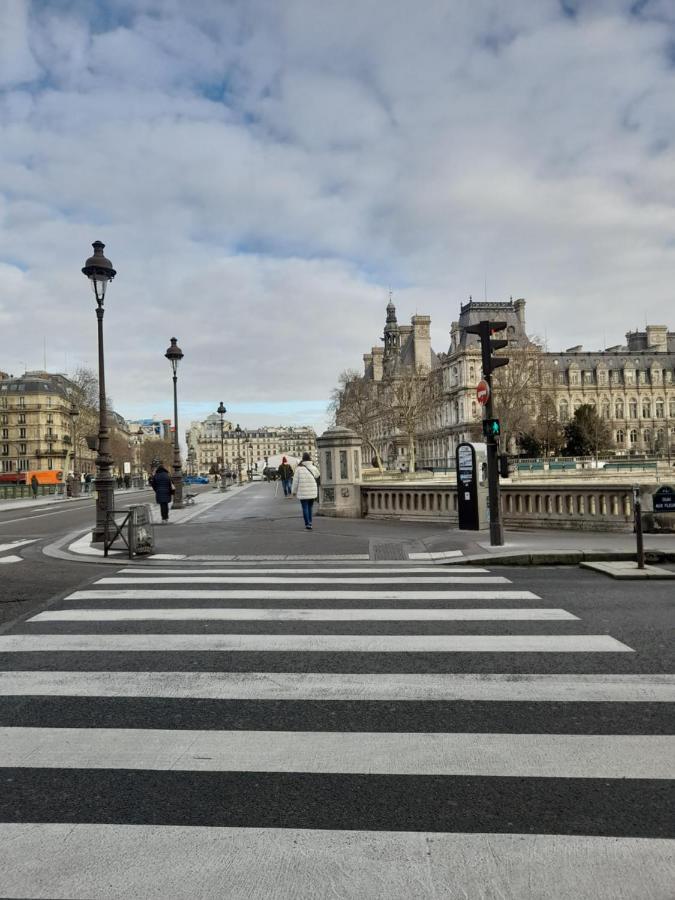 Apartament Cosy 2 Pieces Typiquement Parisien A Notre-Dame Zewnętrze zdjęcie